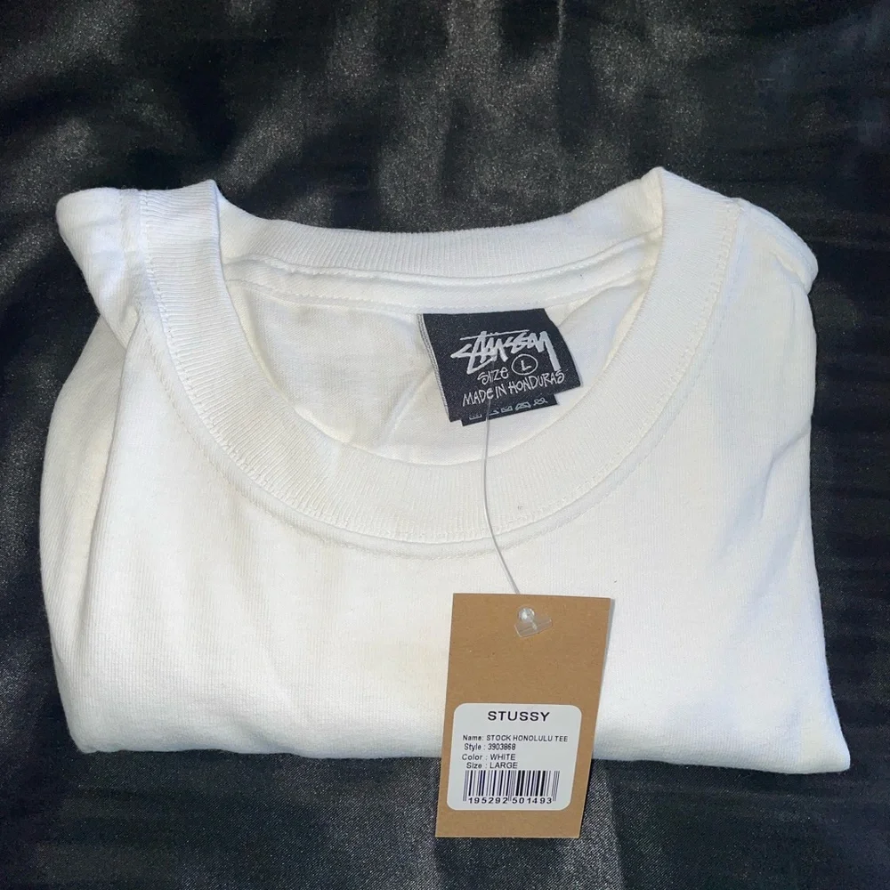 EXCLUSIVE‼️ STUSSY HONOLULU T-SHIRT.  ONLY SOLD IN HAWAII.  S:LARGE Color:WHITE - Picture 5 of 5